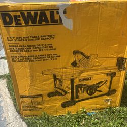 DEWALT TABLE SAW