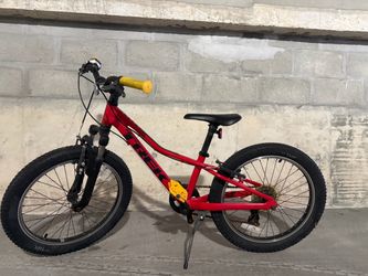 Trek Kids Mountain Bike Red 20” - 7 Speed