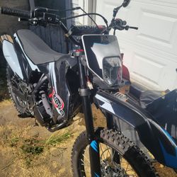 2021 Xpro 250cc Dirtbike. 