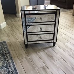 Glam Style Mirrored Chest