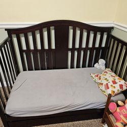 Dark Wood Graco Crib & Mattress