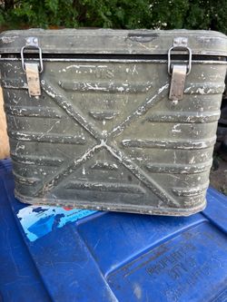 1977 US Army food container