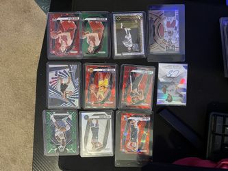 Bunch Of NBA Top Rookies No Base Silvers Greens Numbered Football Numbered Mahomes And Rookies Baseball Ssp Autos And Patches Negotiable Graded Slabs