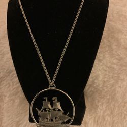 Silver 24” Link Necklace With Large Pendant 