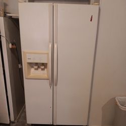 Kenmore Side By Side Refrigerator 
