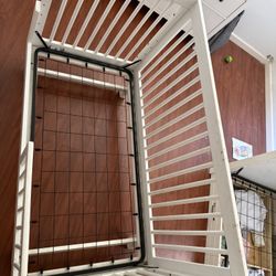 Baby Crib/Toddler Bed