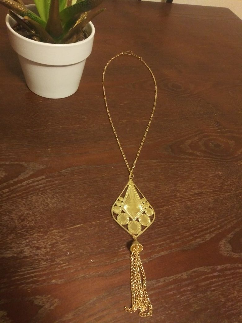 Tassel fashion necklace