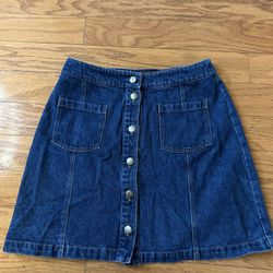 Like new women denim skirt size S