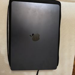 MacBook Air M2 2022
