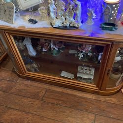 Glass Cabinet Lighted 