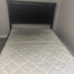 Queen Size Bedroom Set 