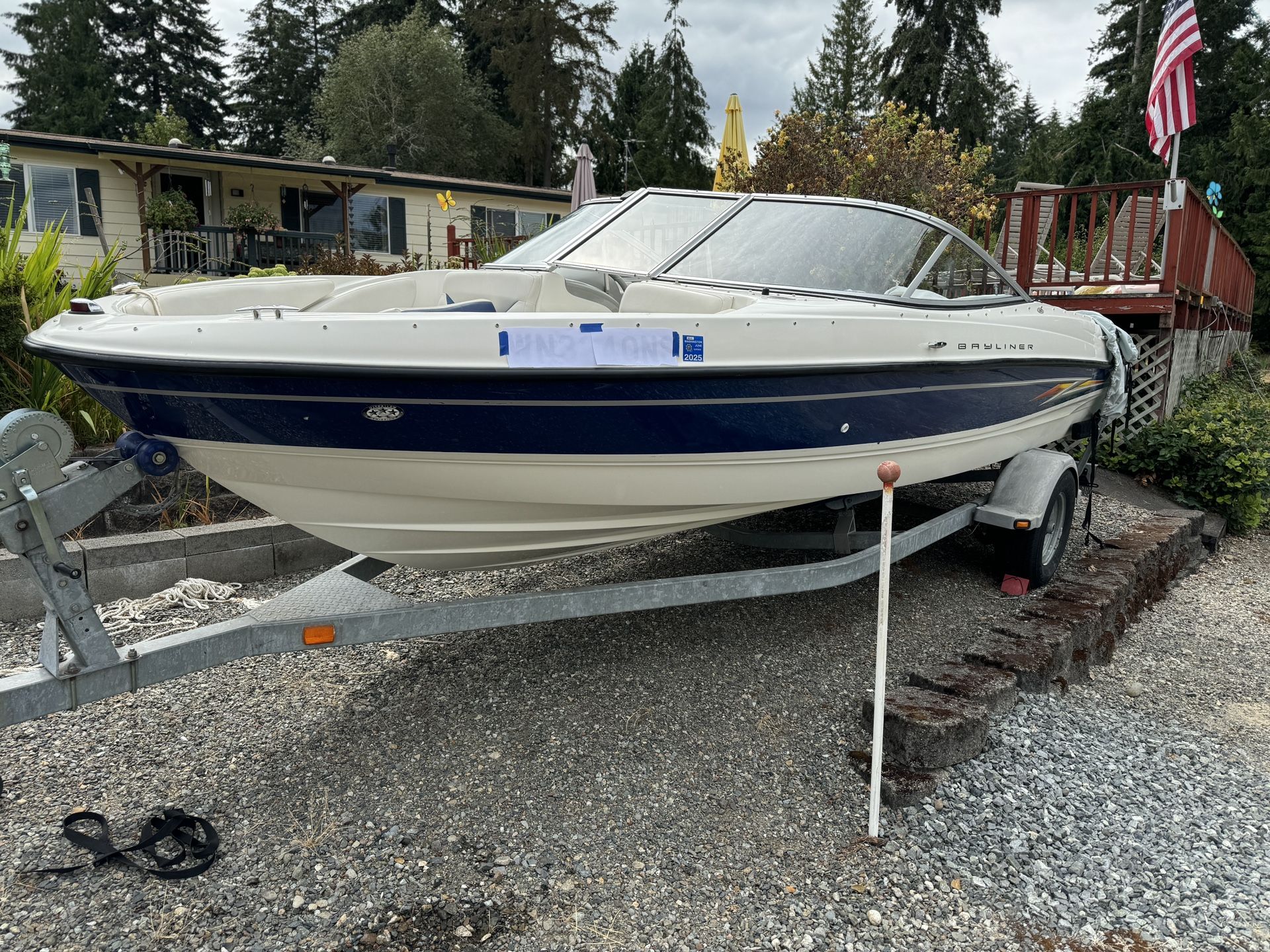 2005 Bayliner 205