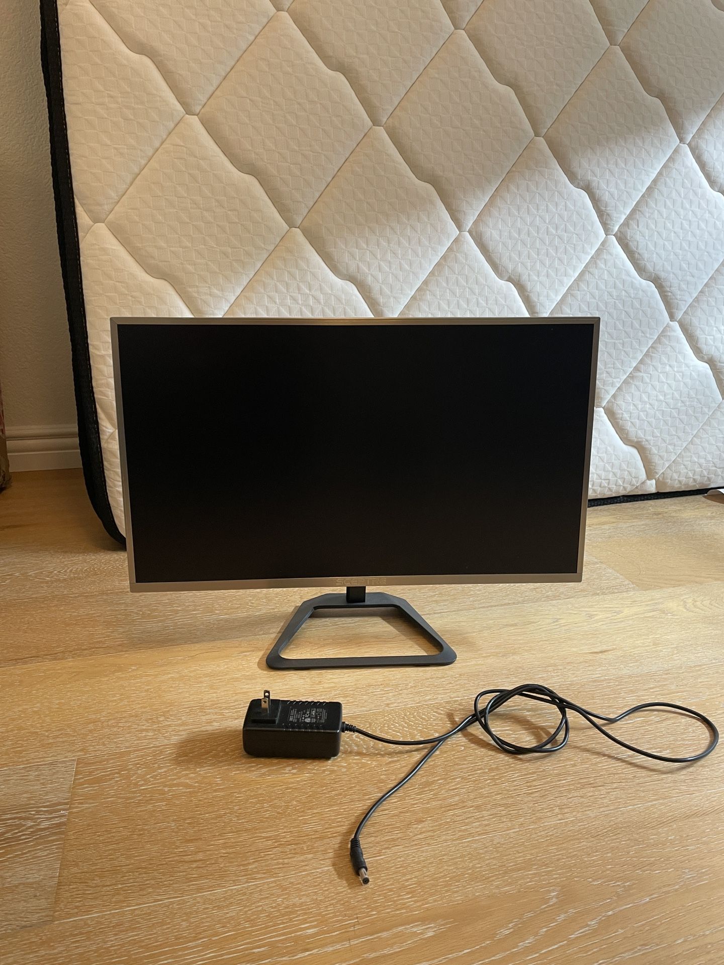 24“ Monitor