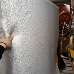 Tempuer Pedic Mattress Queen  