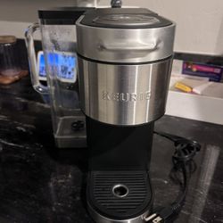 K-Supreme plus Single Serve Coffee Maker.