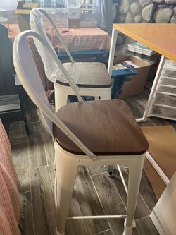 Set of table shelf and stools