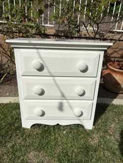 White 3-Drawer Chest