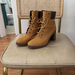 Women’s Heeled Boots
