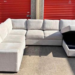 Thomasville Glenn Fabric Sectional with Storage Chaise
