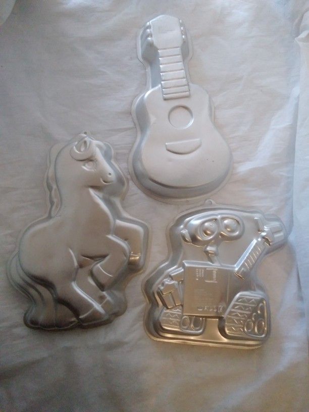 Wilton Cake Pans $15
