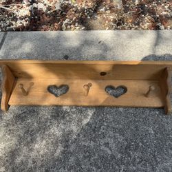 Vintage Heart Wall Shelf with Pegs