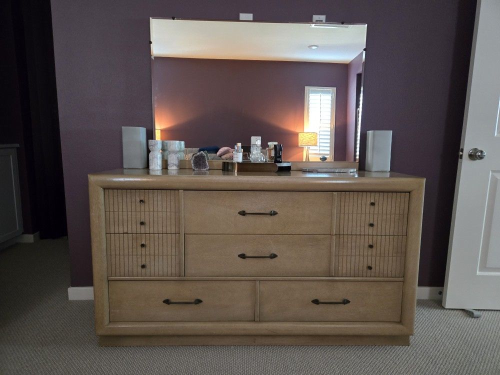 Vintage Art Deco Desser with Mirror, Excellent Condition $190 OBO