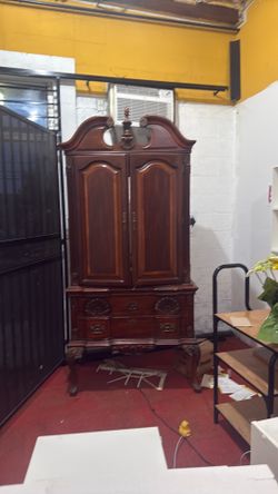 Vintage style entertainment furniture