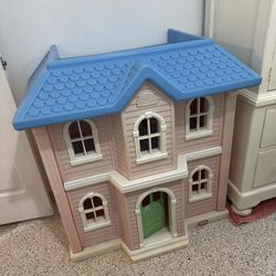 Little Tikes Vintage Barbie Doll House 
