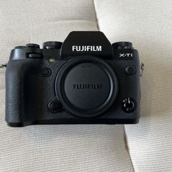 Fujifilm X-T1 Mirrorless Camera Body