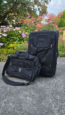Travel Pro Crew4 Carry On Suitcase and Tote Bag
