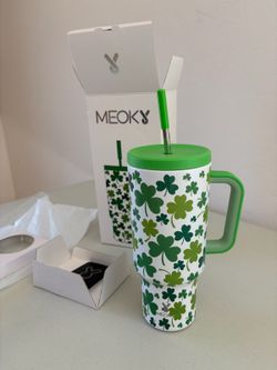 * Meoky Metal 40 oz tumbler with Handle Shamrocks pattern!