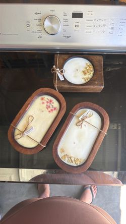 Wood coffee table candles