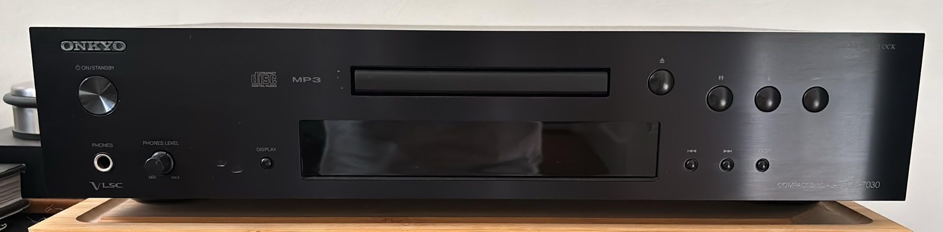 Onkyo C-7030 CD Player - Black