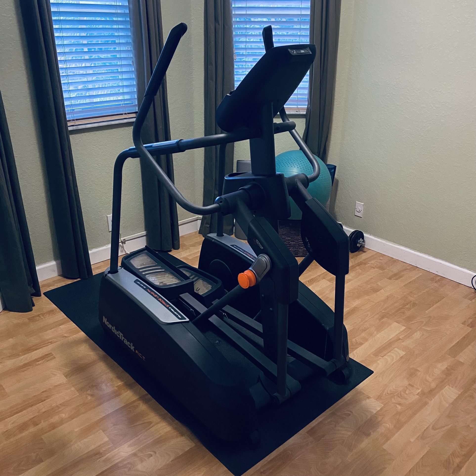 NordicTrack ACT Elliptical - Model NTEL08911.0