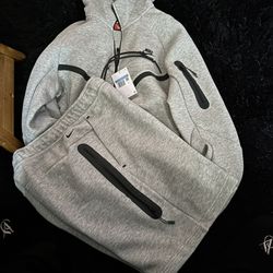 Nike Tech
