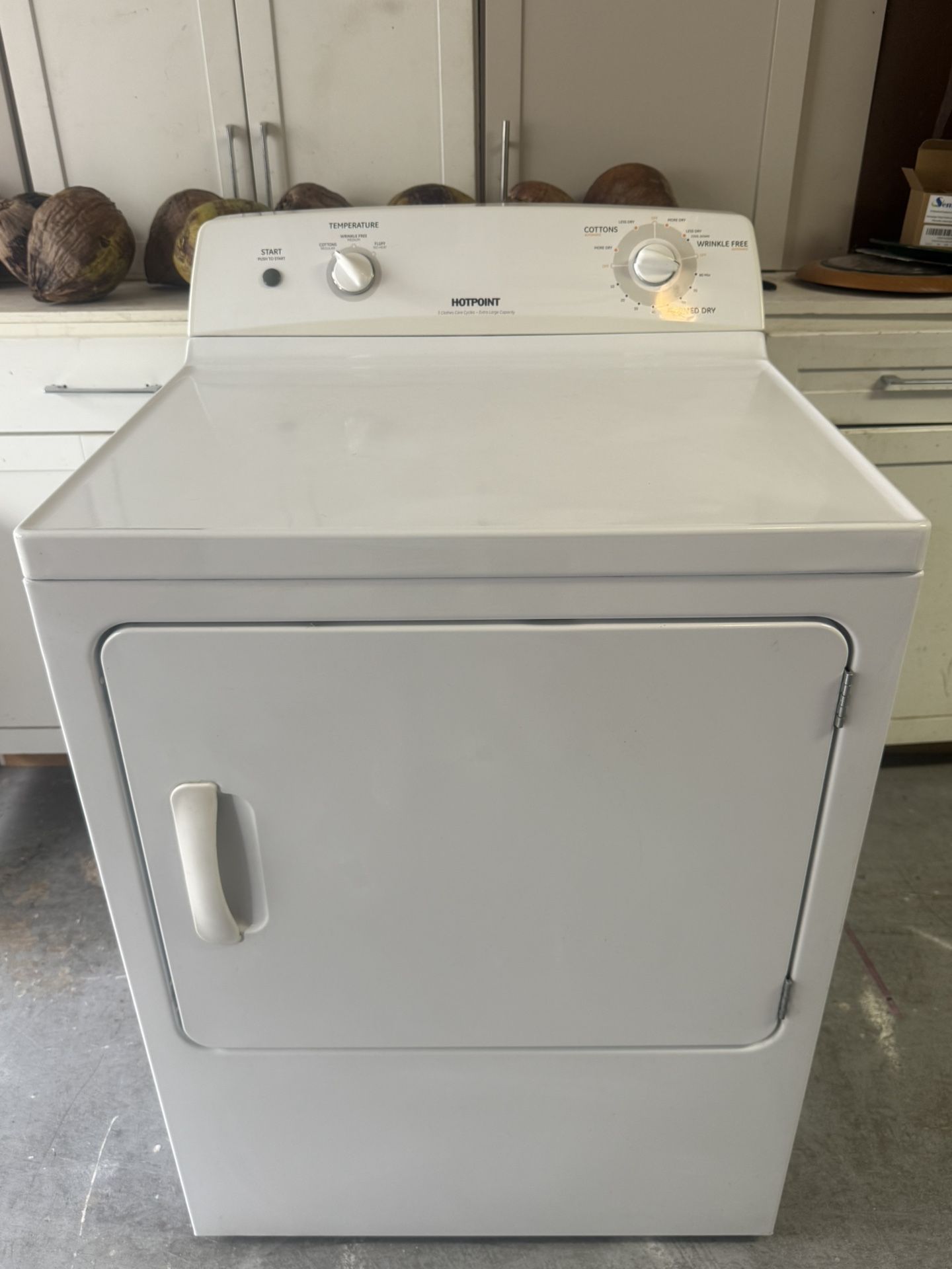 DRYER BY HOTPOINT