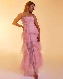 BCBGMAXAZRIA Oly Tiered Ruffle Tulle Evening Gown in Bridal Rose (RETAILS  FOR $500) for Sale in Miami, FL