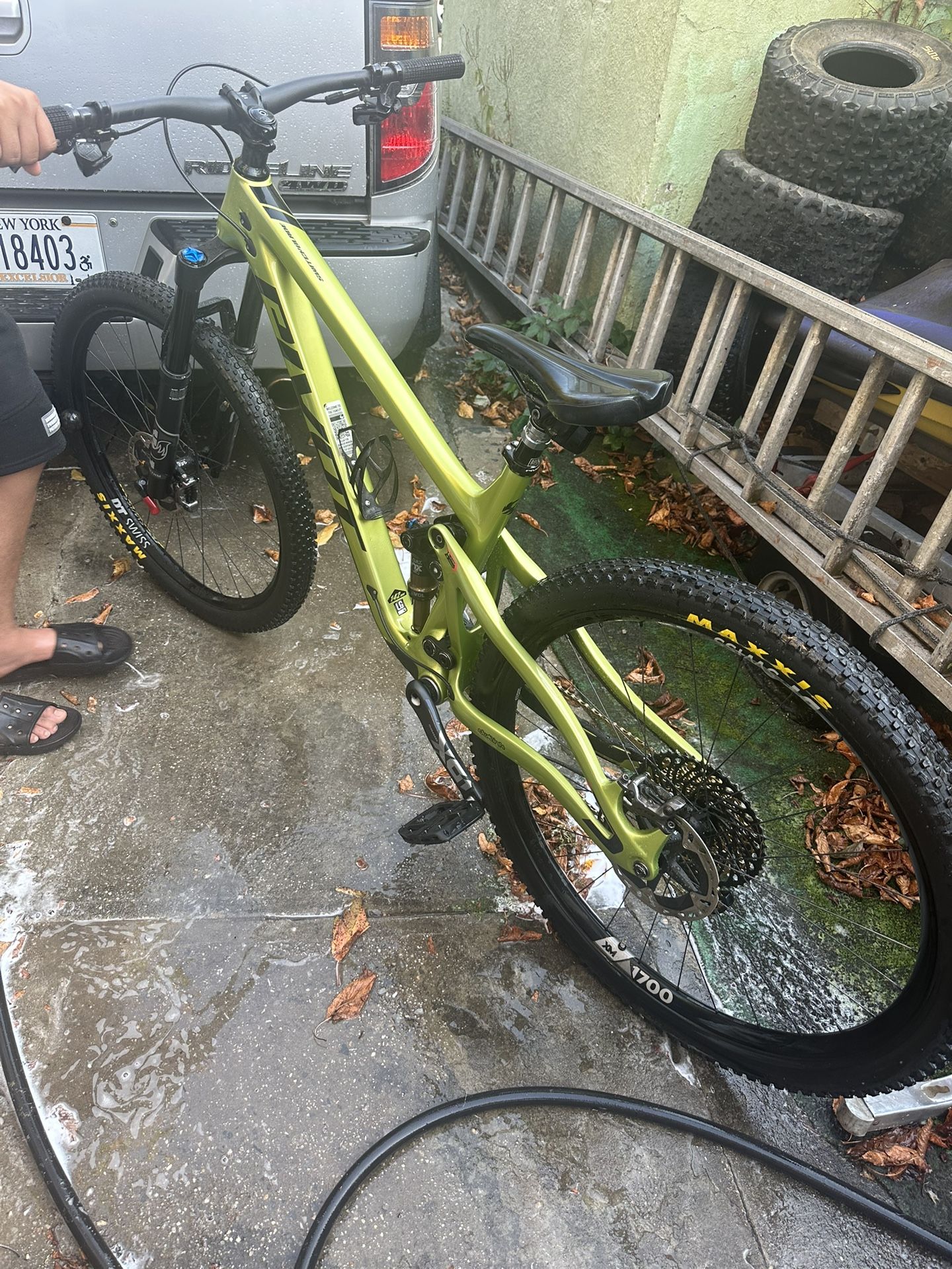 pivot switchblade