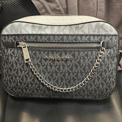 Mk purse