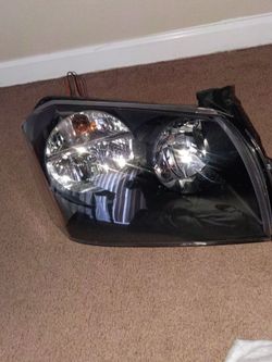 2005, 2006, and 2007 Dodge Magnums headlight assembly