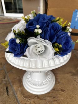 Set of 18 White and Blue flower sets 18 total