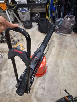 Yakima highroad have attachment for round and oval bar