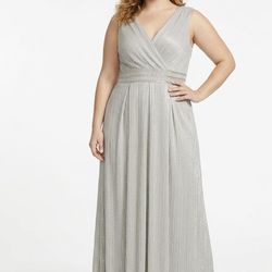 R&M Richards Silver V-Neck Pleated Maxi Dress with Beaded Waist. Size 14