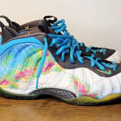 Nike Air Foamposite One
Weatherman
