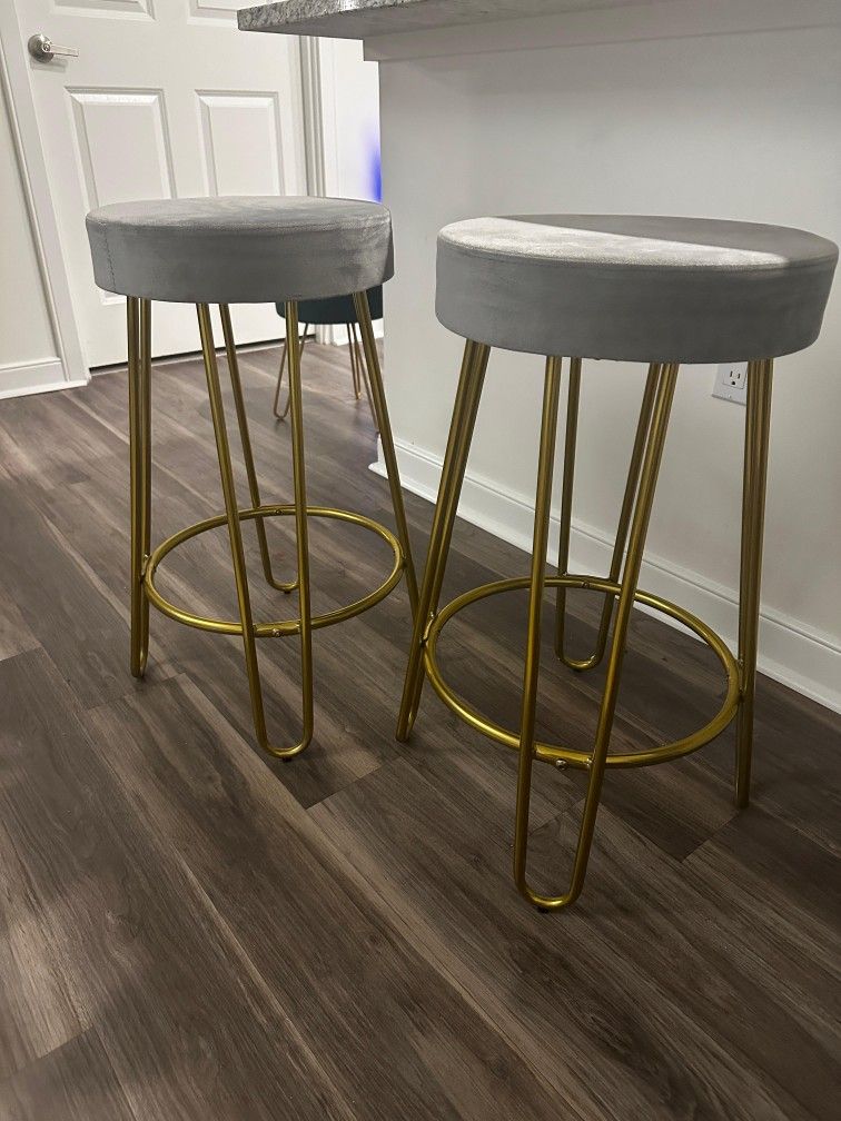 Coffee Table, Lamp Shade, Side Tables, Office Desk And Chair, TV Table, Bar Stools For Sale