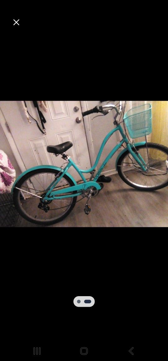 Women's Schwinn Beach Cruiser