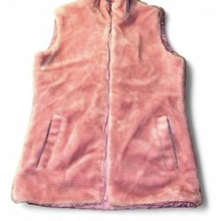 pink fur vest, super cute!
