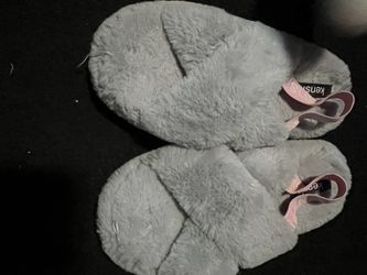 Fluffy Gray Slippers 