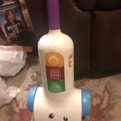 Child’s Vacuum Cleaner (47 Inches High) Small