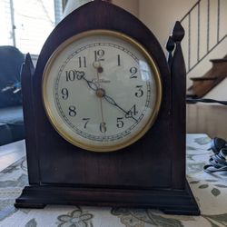 Vintage Warren Telechron Gothic Steeple Clock